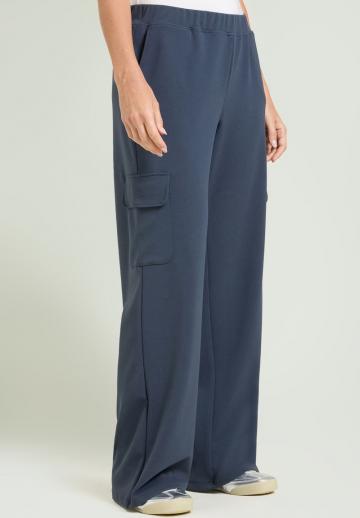 Брюки с накладными карманами