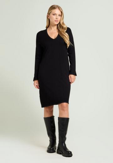 Вязаное платье