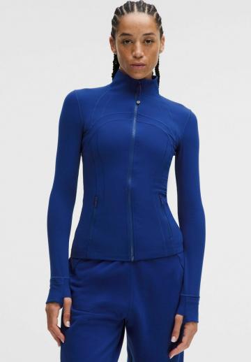 Спортивная куртка