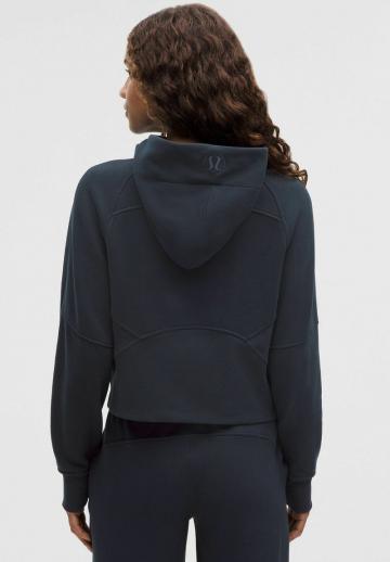 Спортивная толстовка