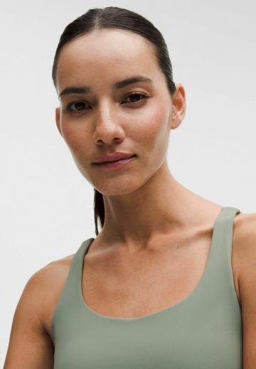 Спортивный бюстгальтер