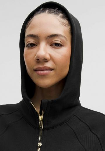 Спортивная толстовка