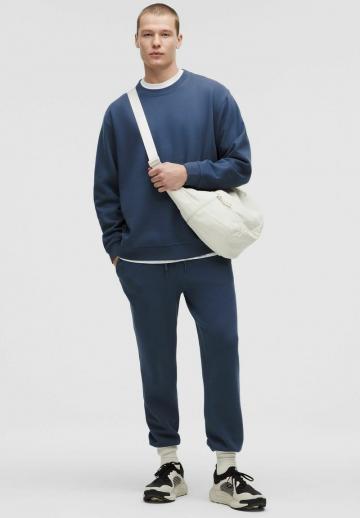 Спортивная кофта