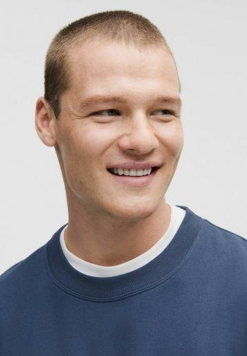 Спортивная кофта