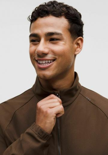 Спортивная куртка