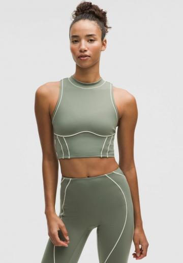 Спортивный топ