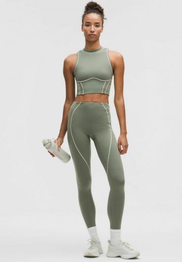 Спортивный топ