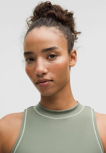 Спортивный топ