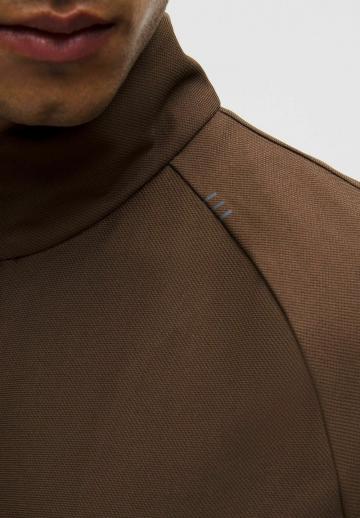 Спортивная куртка