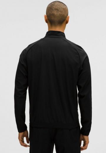 Спортивная куртка