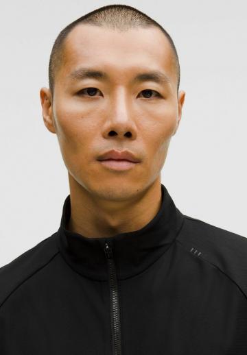 Спортивная куртка