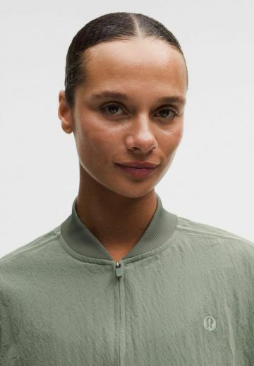 Спортивная куртка