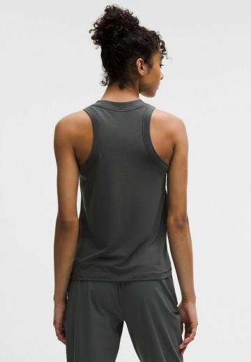 Спортивный топ