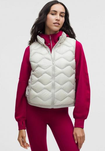 Пуховой жилет