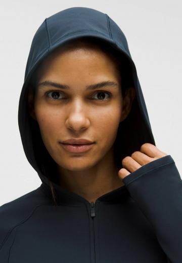 Спортивная толстовка