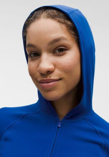 Спортивная толстовка