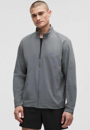 Спортивная куртка