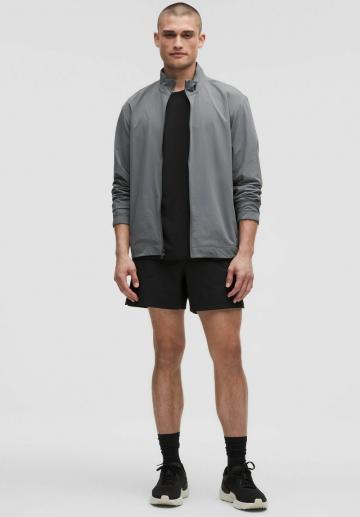 Спортивная куртка