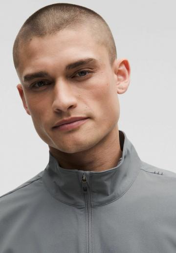 Спортивная куртка