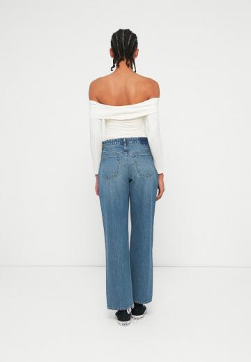 Свободные джинсы