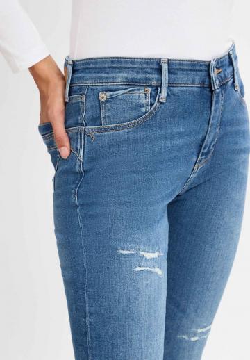 Короткие джинсы