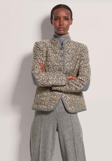 Жаккардовая вязаная кофта