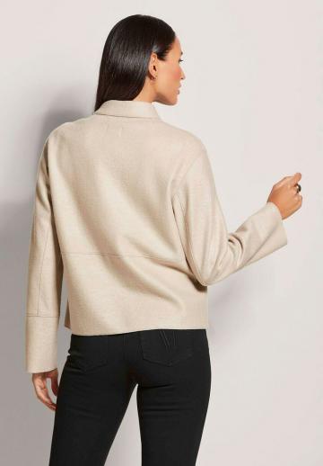 Блейзер с накладными карманами