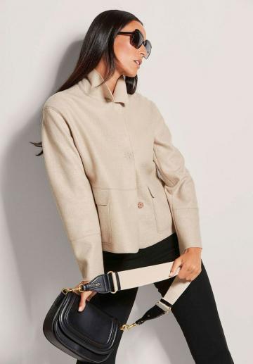 Блейзер с накладными карманами
