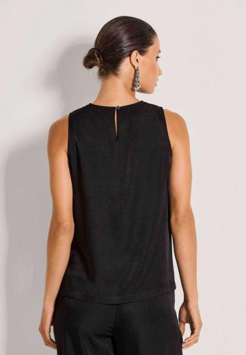 Блузка без рукавов