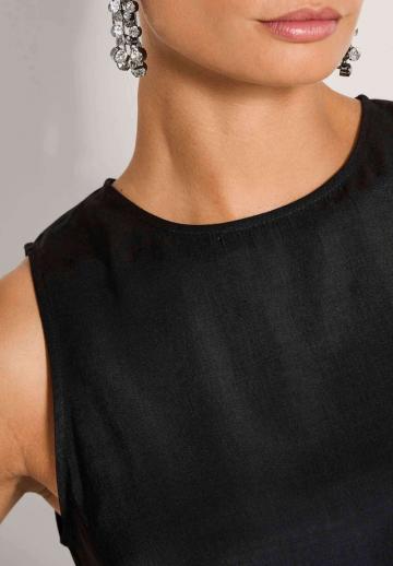 Блузка без рукавов