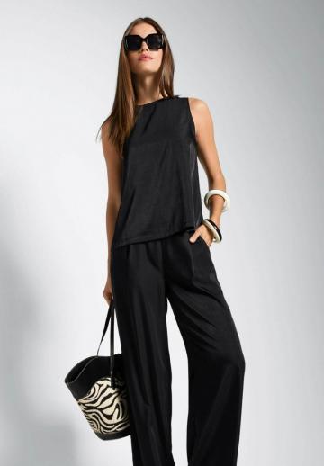 Блузка без рукавов