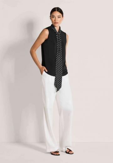 Блузка без рукавов