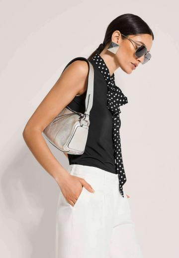 Блузка без рукавов