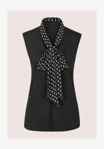 Блузка без рукавов