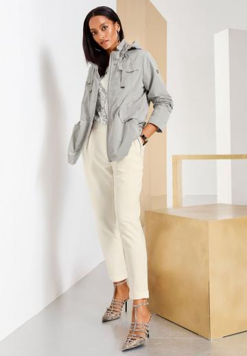 Куртка с накладнымит карманами