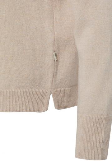 Вязаный жилет