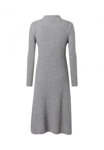 Вязаное платье