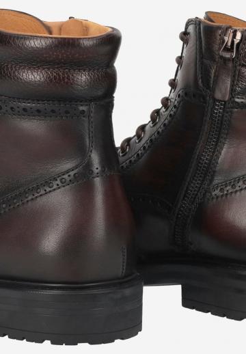 Ботинки на шнуровке