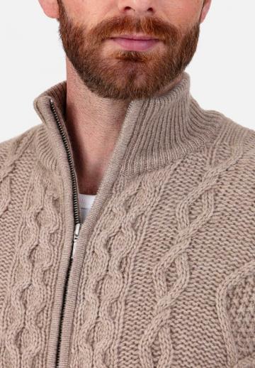 Вязаная кофта