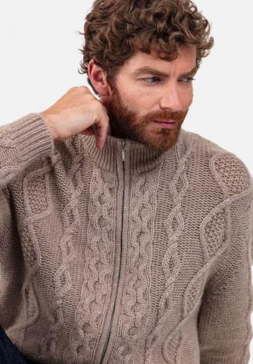 Вязаная кофта