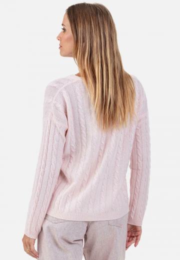 Пуловер с вырезом V