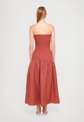 Платье без бретелек