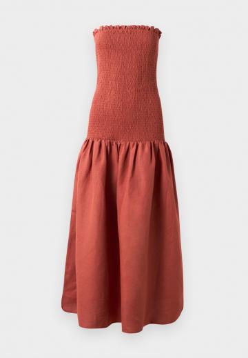 Платье без бретелек
