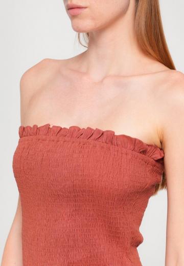 Платье без бретелек