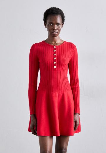 Вязаное платье