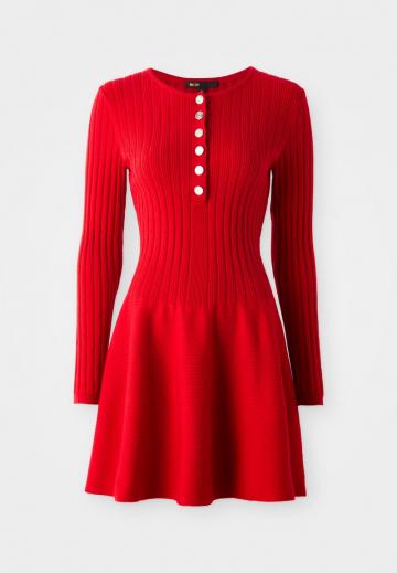 Вязаное платье