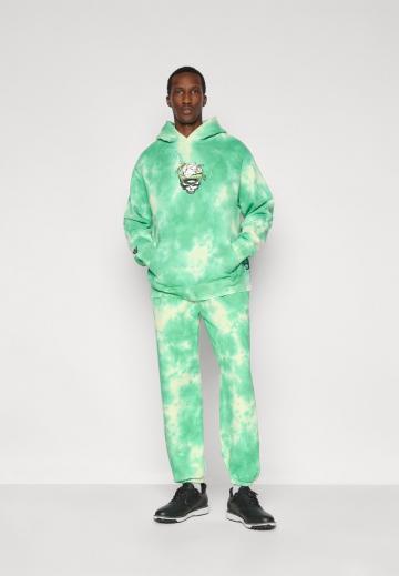 Спортивная кофта