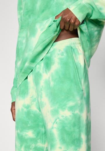 Спортивные штаны