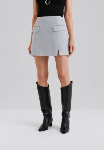 Юбка с накладными карманами