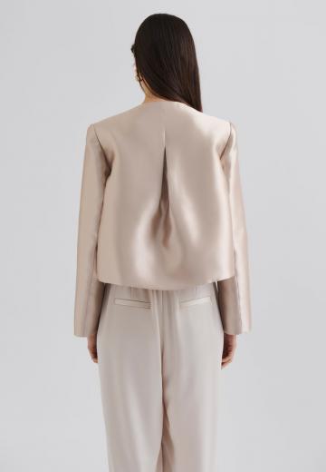 Короткий блейзер